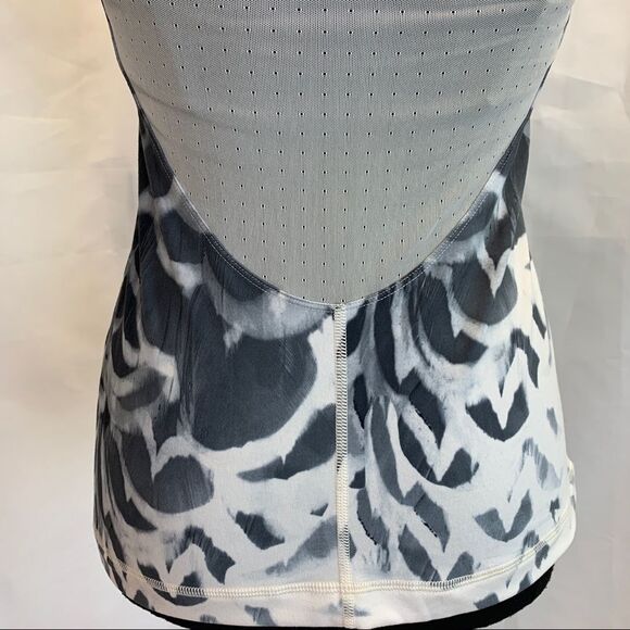 LULULEMON DANCE TO YOGA TANK TOP PRETTY PLUME ANGEL WING BLACK RUNNING GYM Sz 6 - Picture 8 of 14